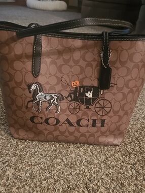 Coach Halloween Cariage City Tote